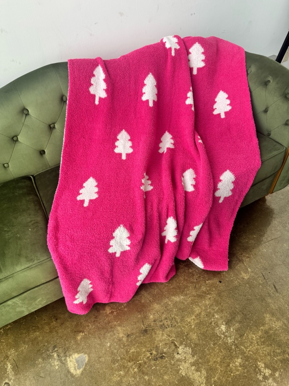 Pink Lily Hot Pink and White Plush Throw Blanket
